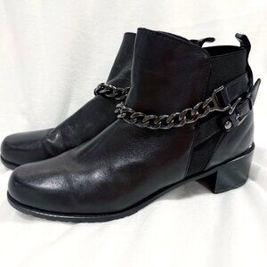 Stuart Weitzman Black Leather Chain Buckle Pull On Stretch Ankle Boots Women 9